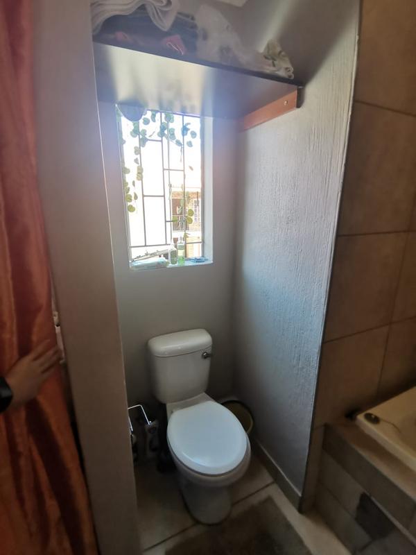 To Let 1 Bedroom Property for Rent in Die Bult North West